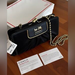 NWT 𝑅𝑎𝑟𝑒 Y2K 𝑉𝑖𝑛𝑡𝑎𝑔𝑒 Coach Limited Edition Amanda Framed Satin Clutch Bag 42033